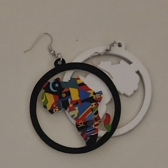 Pierce dropped earrings, ethinic imagery on each 2 1/4" in diameter - Picture 7 of 12